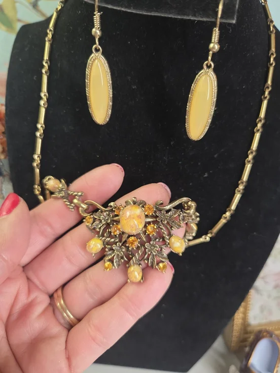 Gold-Tone Yellow Stone Floral Pendant Necklace & Earring Jewelry Set - Picture 3 of 7